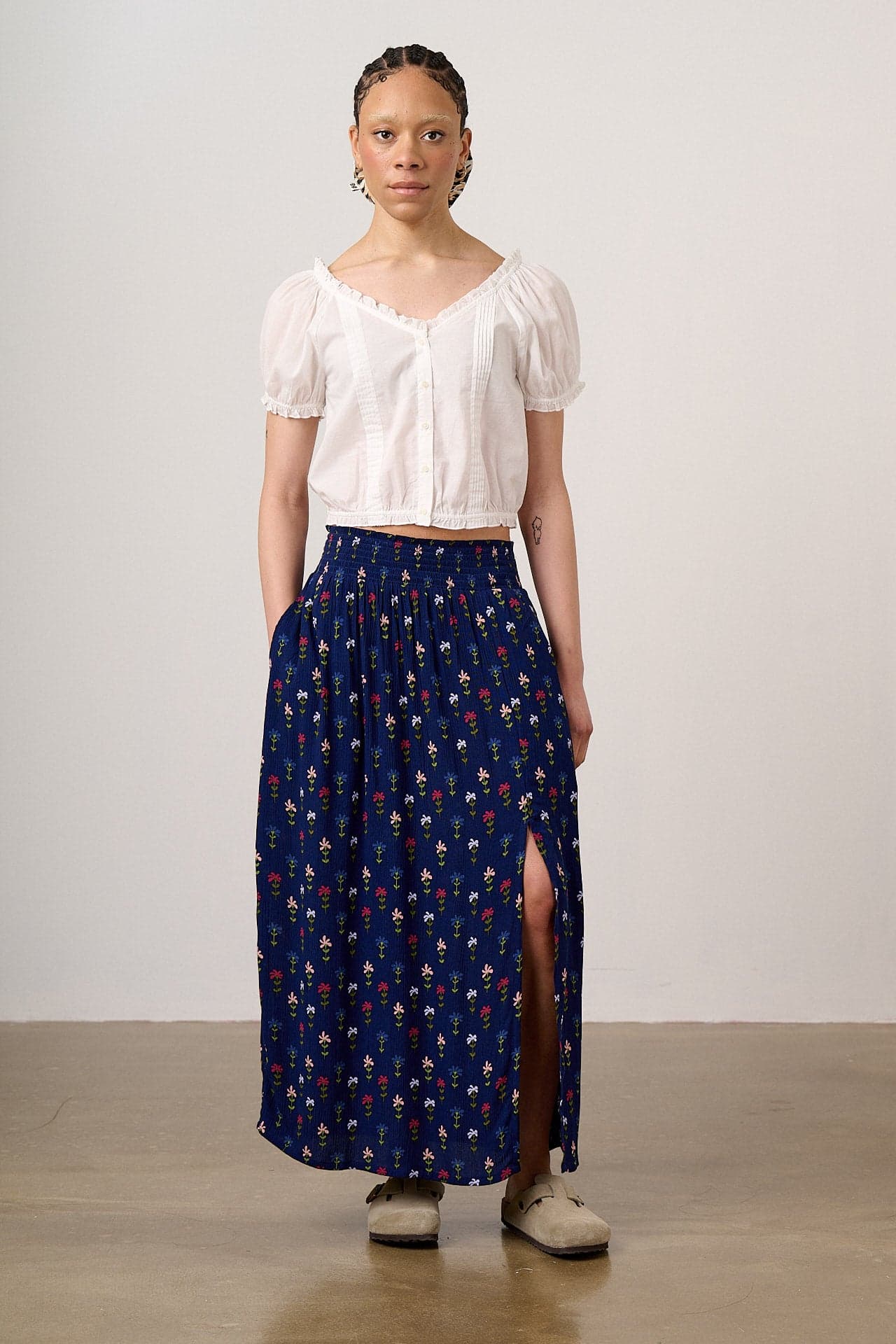 Poppy - Elasticated Waist Skirt in Navy Tulips Print