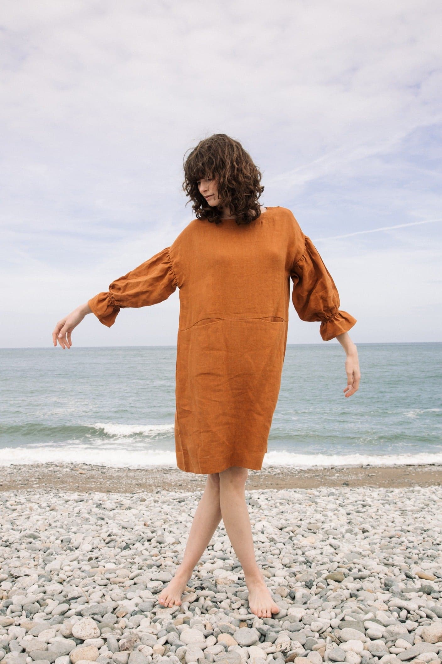 Claudia-May Linen Dress in Pecan