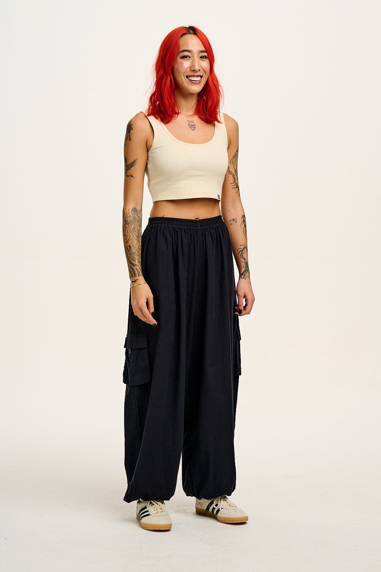 Rumi - Brushed Cotton Barrel Trousers in Black