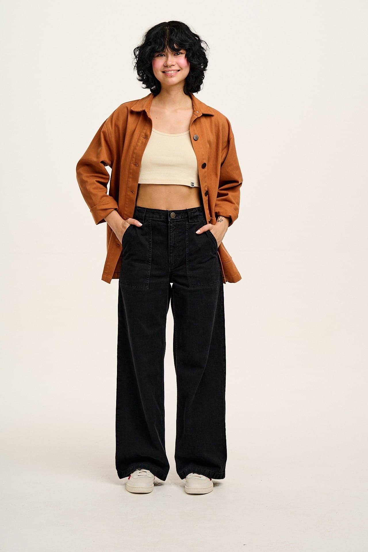 Delores - Wide Leg Denim Jeans in Washed Black